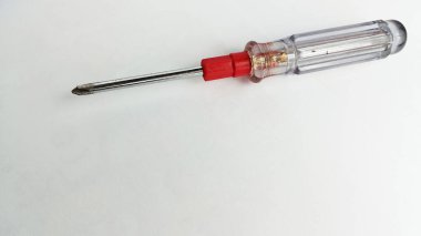 Tornavida beyaz arkaplanda izole edildi