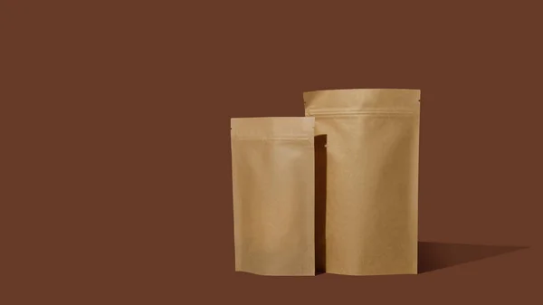 コーヒー用の茶色い段ボール コーヒー 茶色の背景のスナックのためのブランディングとパッケージのモックアップ — ストック写真