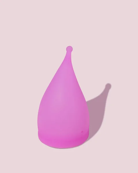 Roze Herbruikbare Siliconen Menstruatiecup Roze Achtergrond Begrip Vrouwelijke Hygiëne Gynaecologie — Stockfoto