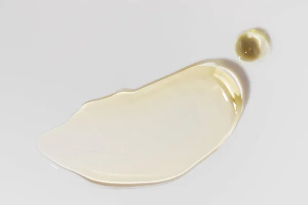 Gele Vloeibare Gel Witte Achtergrond Cosmetische Huidverzorging Product Textuur Gezichtscrème — Stockfoto