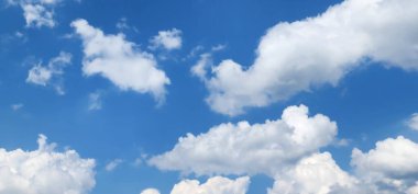 Bulutlu güzel gökyüzü