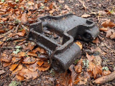 Parktaki paslı demir.