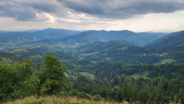 Yazın Pina Dağı 'ndan panoramik manzara