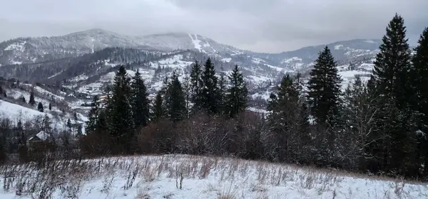 Dağların güzel manzarası