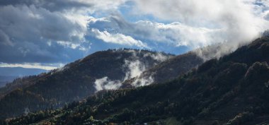 Dağların güzel manzarası