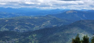 Dağların güzel manzarası