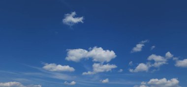 Bulutlu mavi gökyüzü