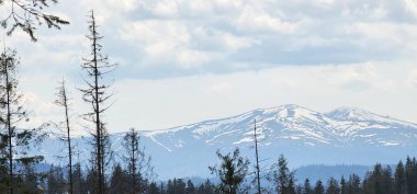 Dağların güzel manzarası