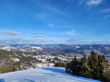 Karpat Dağları 'ndaki kış manzarası