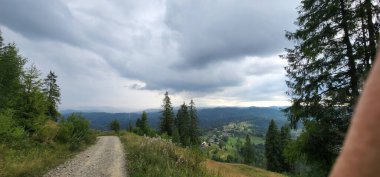 Dağlarla güzel manzara. Seyahat