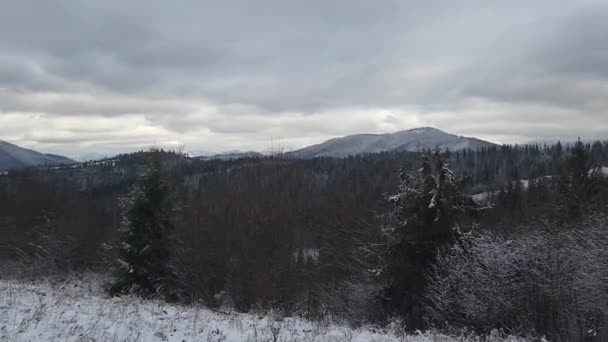 Sehen Sie Atemberaubende Ausblicke Frische Winterluft Auf Majestätische Berggipfel Trifft — Stockvideo