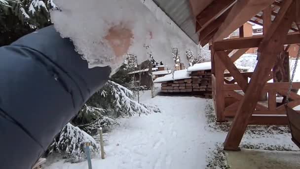 Winterlandschaft Mit Schnee Gedecktes Dach — Stockvideo