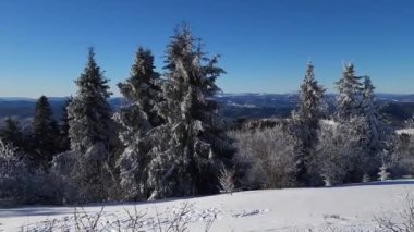 Kar- kışın tepeler ve dağlar