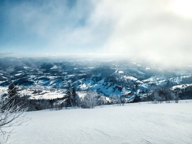 Güzel kış dağ manzarası