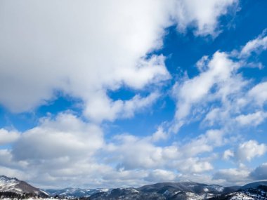 Güzel kış dağ manzarası