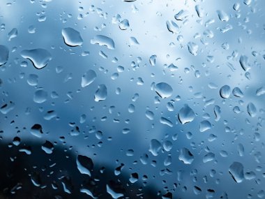 Bardağa bir damla su..