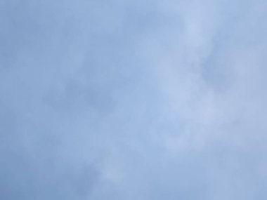 Bulutlu mavi gökyüzü, atmosfer bulutlu