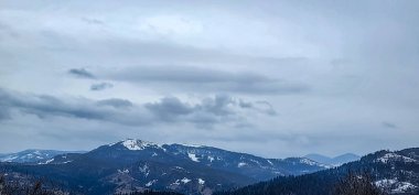 Dağların güzel manzarası