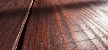 Kahverengi ahşap doku ve doğal açık ahşap arka plan. Doğal hafif ahşap dokusu. Soyut kalıpların üst görünümü arkaplan ahşap dokusu.