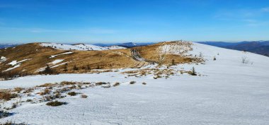 Karpat Dağları 'ndaki güzel dağ manzarası