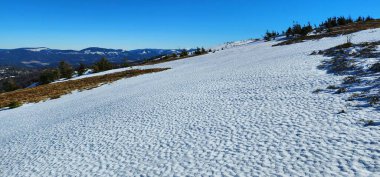 Karla kaplı muhteşem kış manzarası
