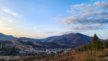 dağ Vadisi üzerinden günbatımı