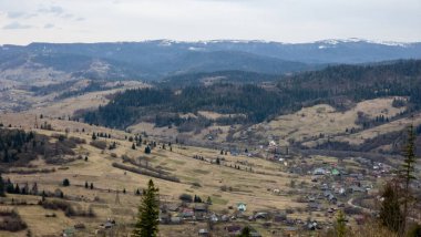 Bahar mevsiminde Karpatlar, Ukrayna
