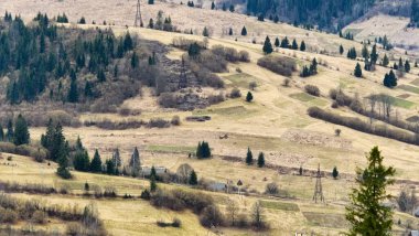Kışın dağların manzarası, dağların manzarası, Karpat dağlarının manzarası.