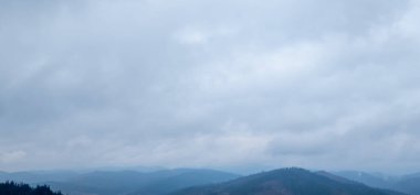 Dağların güzel manzarası