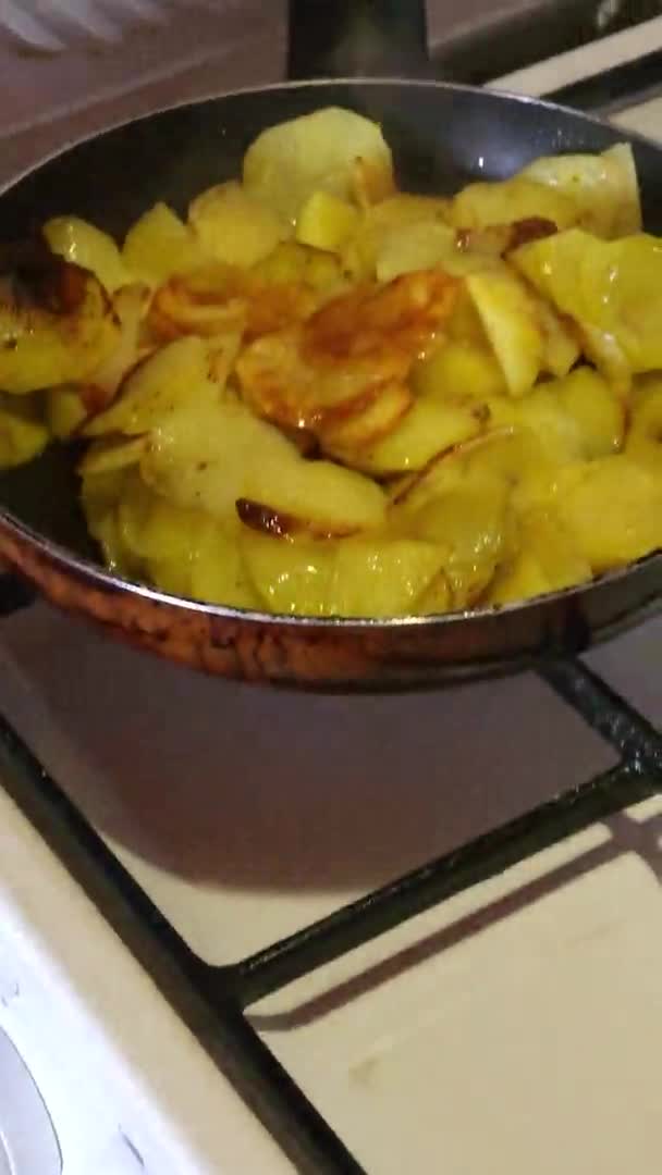 Smażone Ziemniaki Grzyby Patelni — Wideo stockowe