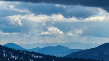 Dağların güzel manzarası