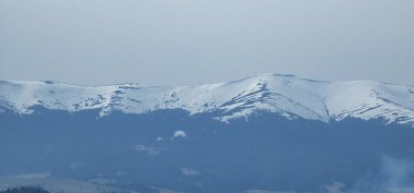 Sisteki dağların manzarası