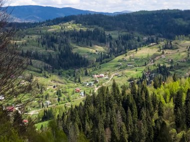 Ukraynalı Karpatların yukarıdan görünüşü
