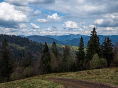 Dağların güzel manzarası