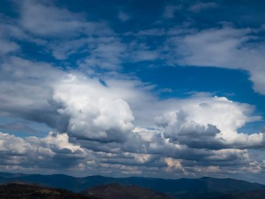 Dağların güzel manzarası