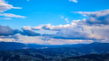 Dağların güzel manzarası