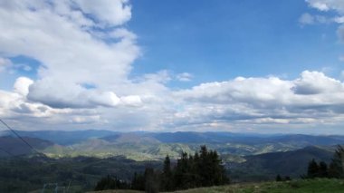Karpatlar. Yaz dağı manzarası. yüksek kaliteli fotoğraf