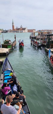 Venedik, İtalya, Eylül 19, 21: 19 Venedik, İtalya 'daki Büyük Kanal' da gondollar
