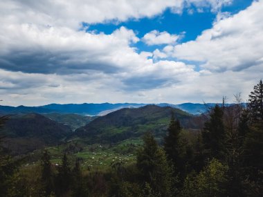 Dağların güzel manzarası
