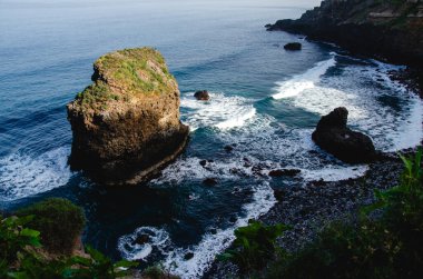 Deniz kıyısının güzel manzarası