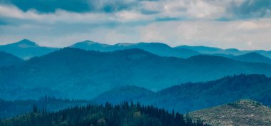 Dağların güzel manzarası