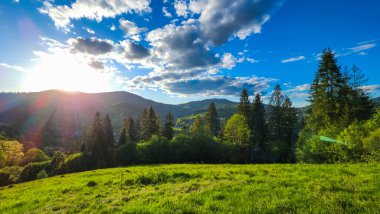 Dağlardaki manzara çok güzel. Doğa, seyahat.