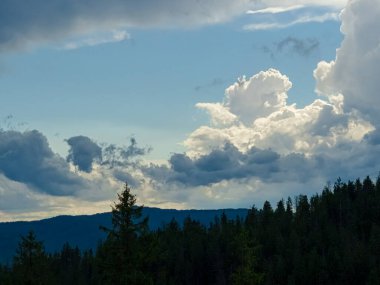 Dağların güzel manzarası