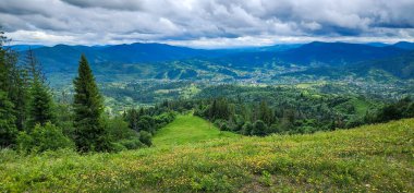 Dağların güzel manzarası