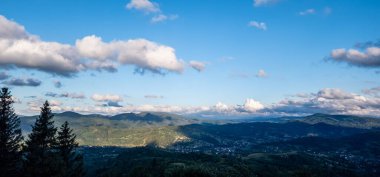 Dağların güzel manzarası