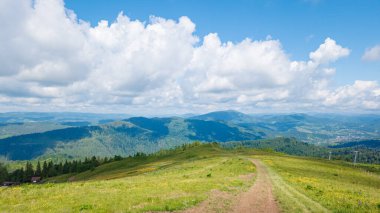 dağlarda yaz peyzaj
