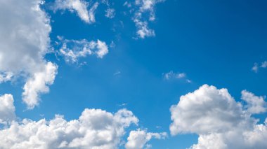 Mavi gökyüzü ve bulut yakın çekim