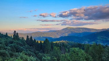 Dağlarda gün batımı