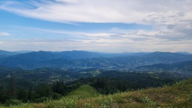 Yazın Karpat Dağları