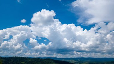 Dağların güzel manzarası